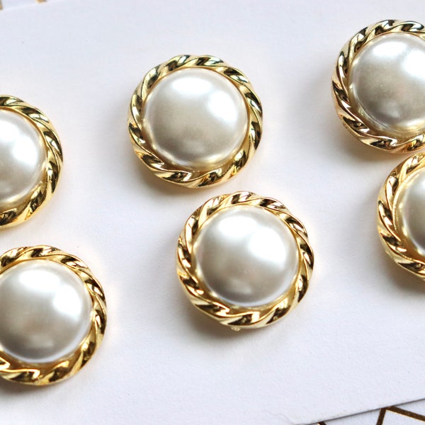 Vintage Gold and Pearl Look Plastic Buttons - Beautiful Quality Set of 7 - 16mm