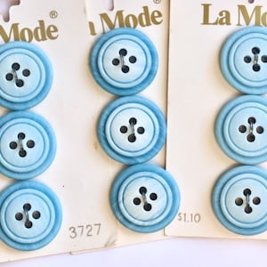 Classic Blue Plastic Buttons - Vintage Set of 9 on Original &#39;La Mode&#39; Cards - 19mm
