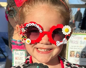 Minnie Sunglasses, Minnie Mouse Sunglasses, Disney Sunglasses, Flower Sunglasses, Personalized Sunglasses, Minnie Sunnies, Girls Sunglasses