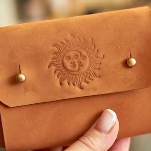 Estuche de cuero personalizado para baraja de tarot Caja de almacenamiento de tarot sol y luna