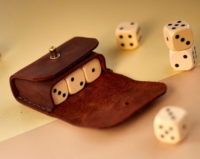 FREE personalized leather case with 6 dice