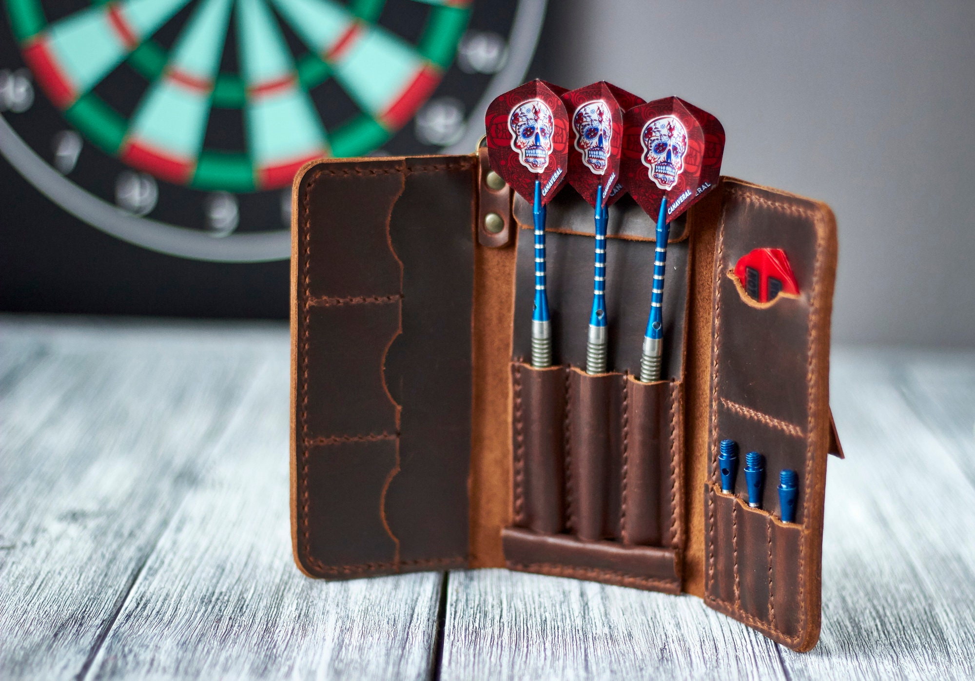 Compact Leather Dart Pouch – Unique Gift for Dart Enthusiasts