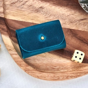 Personalized Travel Dice Wallet – Free Initials + 6 Dice Included