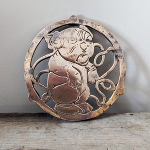 Vintage Bonzo the Dog Trivet, Brass Hot Plate, Plant Stand, 1920s Cartoon Dog, Boho Home Decor, Maximalist Aesthetic, Brass Display Stand