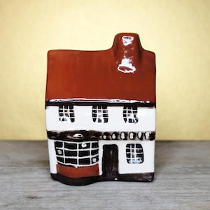 Mudlen End Studio Cottage Model 11 Bow Fronted Shop (Suffolk Pottery)