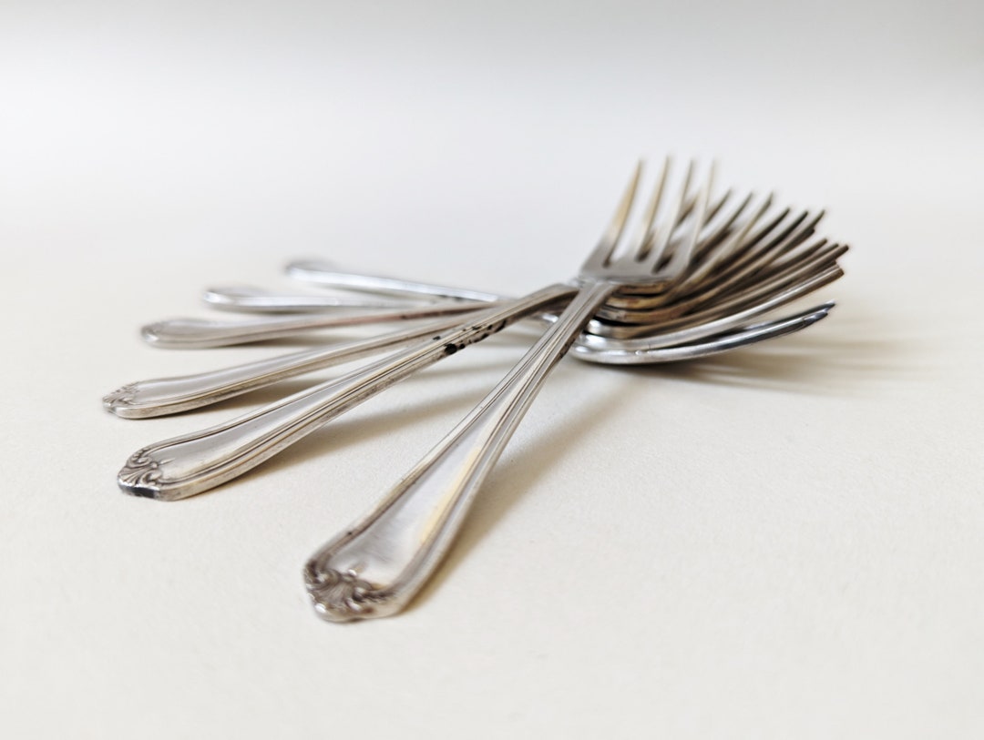 Vintage Cake Forks, Jesmond Pattern Cake Forks, Set of 6 Matching EPNS