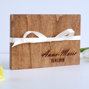 Weihnachtliche Fotogeschenke - Fotoalbum aus Holz mit personalisierter Gravur für jeden Anlass - Geburtstagsgeschenk