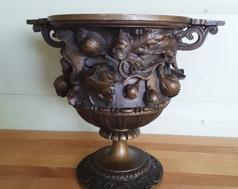 Beautiful cast bronze urn