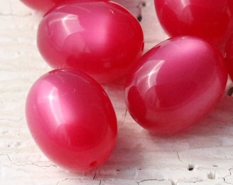 16mm 24 beads Vintage Italian Lucite Oval Beads White