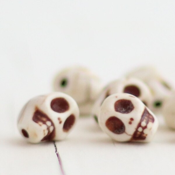10mm - 24 beads - White Skull Beads - Synthetic Howlite Day of the Dead Beads