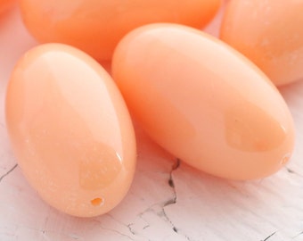 16mm 24 beads Vintage Italian Lucite Oval Beads White