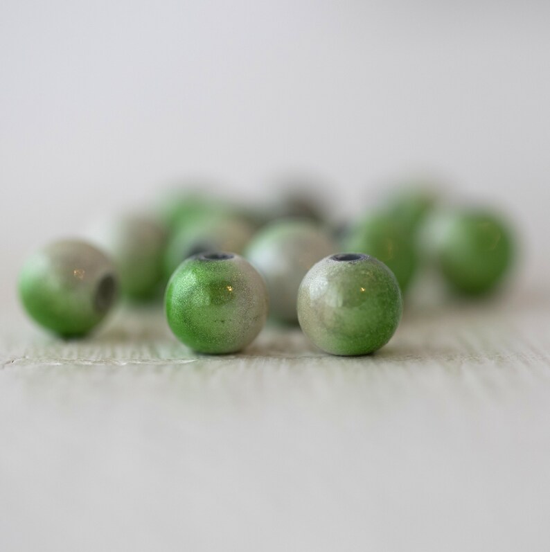Green and White Glittery holographic Vintage Acrylic Round Beads 8mm 24 Beads