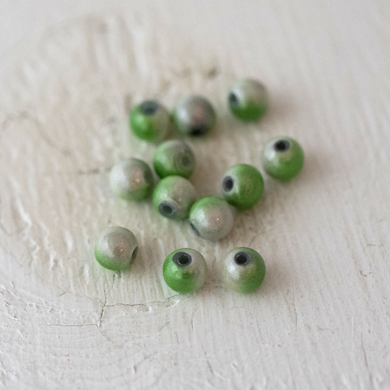 Green and White Glittery holographic Vintage Acrylic Round Beads 8mm 24 Beads