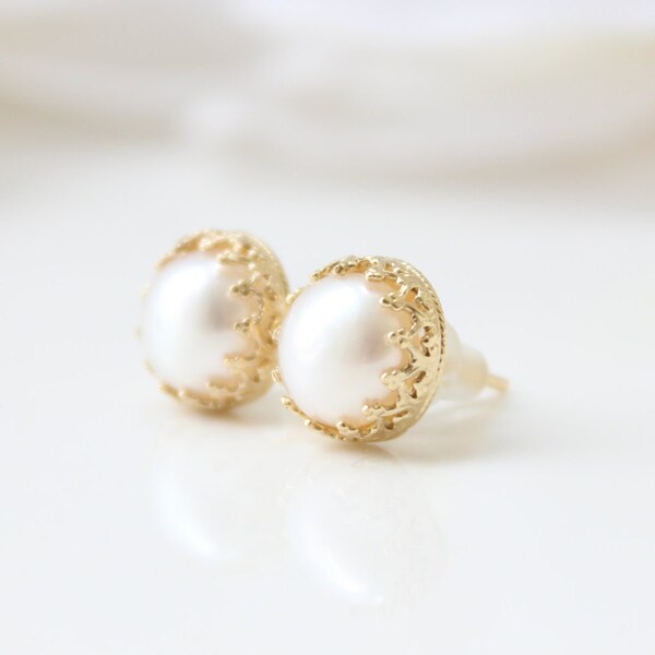 Reserved for Kitty - Pearl stud earrings