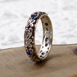 Anillo de banda, Anillo de la eternidad, Banda de piedras blancas azules, Anillo de oro blanco, Anillo de la eternidad, Anillo de piedra blanca, Anillo de boda, Regalo unisex,