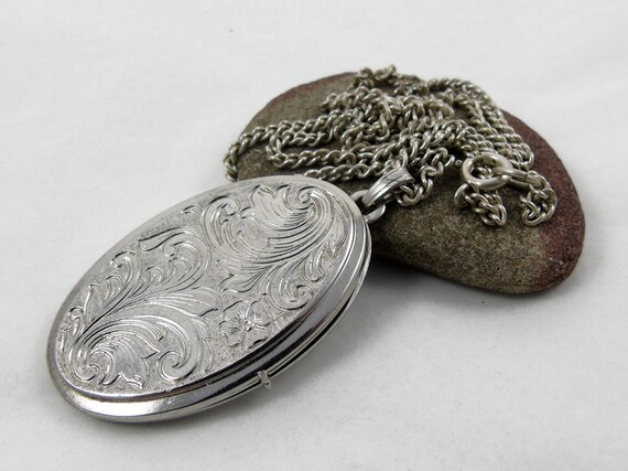 Locket Necklace, Vintage Locket, Sterling Silver L