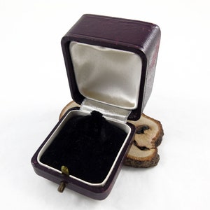 Vintage Brown Leather Ring Box: Mid 19th Century Jewelry Display