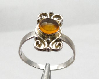 Vintage 925 Silver Amber Glass Ring, Sterling Silver Panel Ring, Silver Scroll Amber Ring, Size O 1/2, Size 7.5