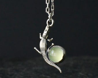 Crocodile Gemstone Necklace, 925 Silver Prehnite Chalcedony Animal Nature Pendant Jewelry