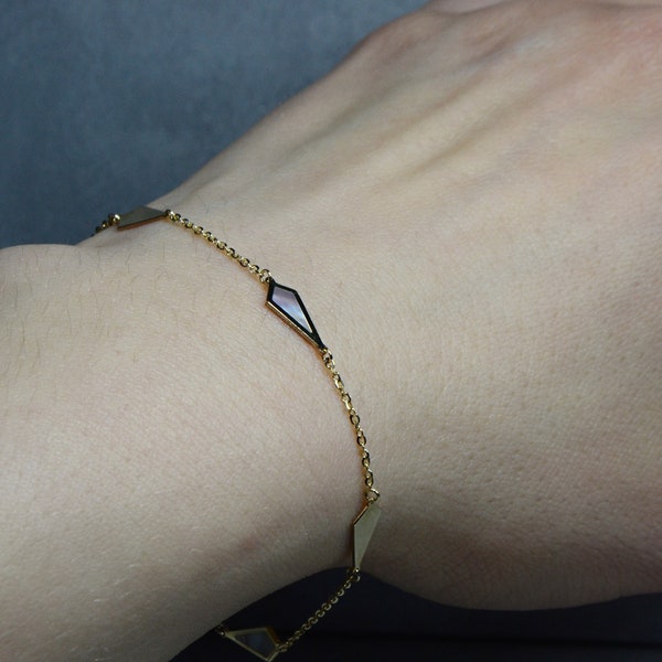 14K Gold Arrow Bracelet Minimal Geometric 14K Gold Chain Mother Of Pearl Dainty Bracelet Jewelry