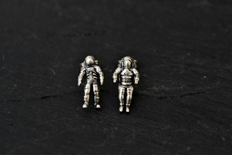 Boucles doreilles astronaute Stud, bijoux dastronaute spatial en argent sterling, bijoux Science Galaxy Star image 1