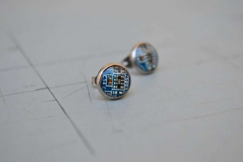 Geek Mens Stud Earrings Sci-Fi Hi Tech Futuristic Jewelry Tiny Circuit Board Computer Earrings