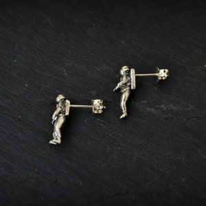 Boucles doreilles astronaute Stud, bijoux dastronaute spatial en argent sterling, bijoux Science Galaxy Star image 3