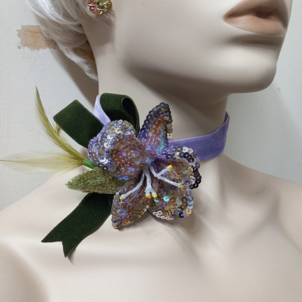 Neck Corsage Flower Choker Necklace Sequin Feathers and Velvet