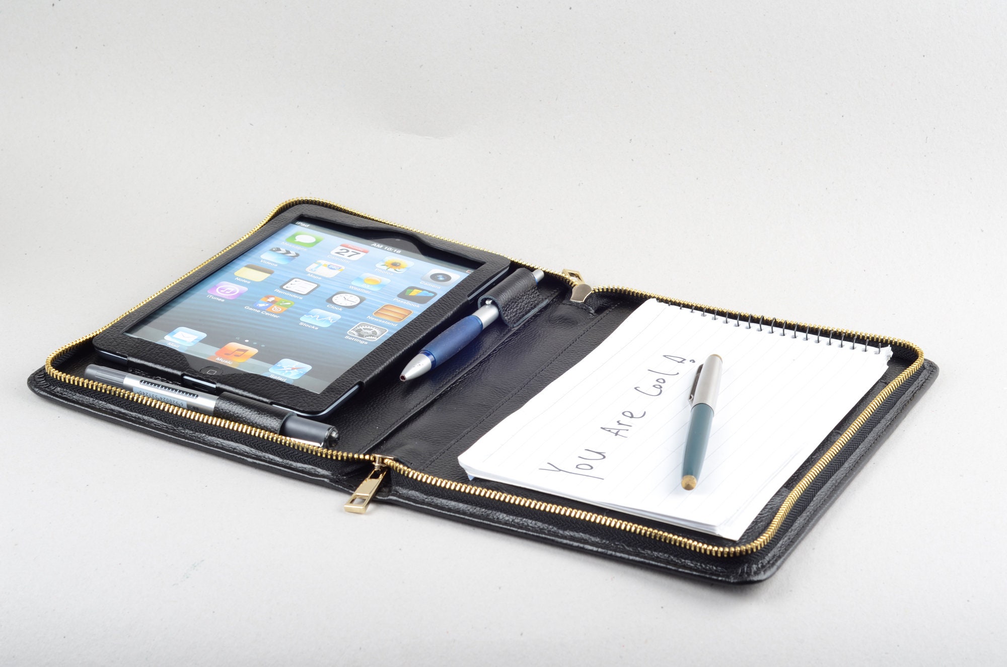 IPad Mini レザーポートフォリオケース: A5 ノートパッド