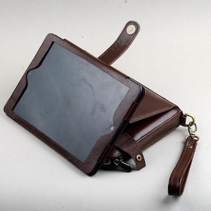 Cartera de cuero con asa para iPad mini, funda tipo libro vertical para iPad mini, cartera personalizada de cuero genuino para iPad mini, regalo de cuero