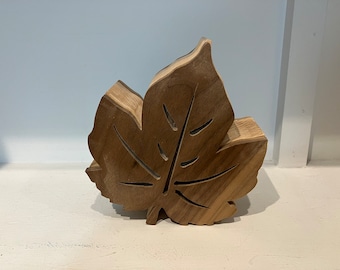 Leaf-shaped wooden handcrafted jewelry box