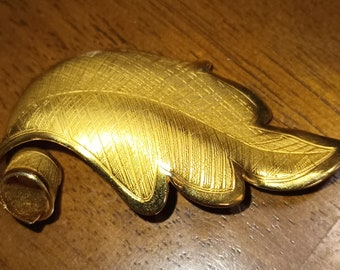 Vintage Giovanni Leaf Pin