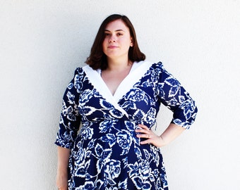 Plus Size - Vintage Navy Floral White Collar Surplice Dress (Size 12)