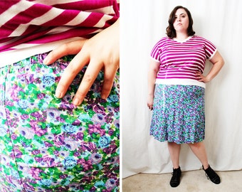 Plus Size - Vintage Purple Ditsy Floral Print 6-Gore Skirt (Size XL 12/14)