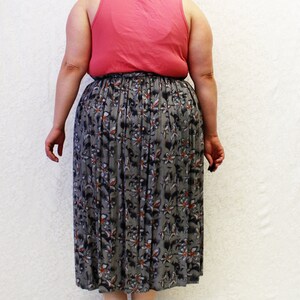 Plus Size Vintage Grey Floral Challis Swing Midi Skirt Size L 14/16 image 4