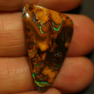 Koroit Opal with bright green rivers of color. Fantastic one of a kind Pendant stone  19 Carats 29 x 20 x 4mm