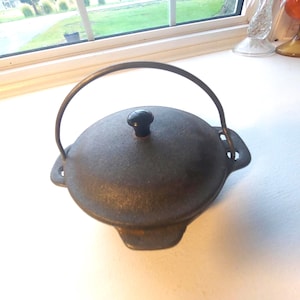 Wagner's Miniature Cast Iron Dutch Oven Pot Toy Collectable