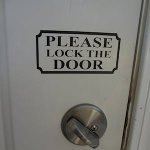 2 Por favor, bloquee la etiqueta de la puerta, señal de pared, bricolaje y guarde la puerta, letras de vinilo, pegatina de negocios, puerta, hágalo usted mismo, boutique, barbería, peluquero de perros