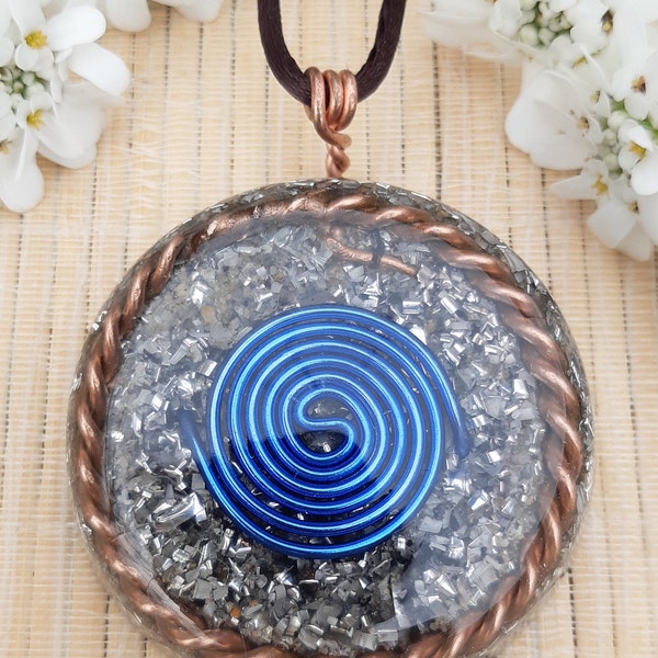 Puissant pendentif orgone - Avec anneau tenseur et bobine bleue de Teotihuacan et énergies de dimensions supérieures - Portée supérieure à 4 000 km - Protection EMF