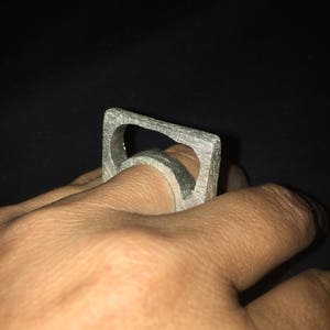 Solide Silber breite klobige Band mit Skulptur Dekor