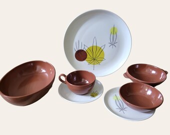 Brown and Yellow Brookpark Fantasy Melamine Dinner Set for 2 with Extra Plates and Service Bowl 15 Total Pieces