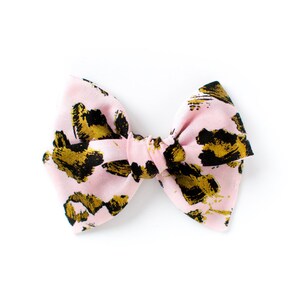 Pink Leopard Baby Bow, Cheetah Bow, Cheetah Baby Headband, Animal Print Bows for Babies, Toddler Hair Bows, Bows for Girls