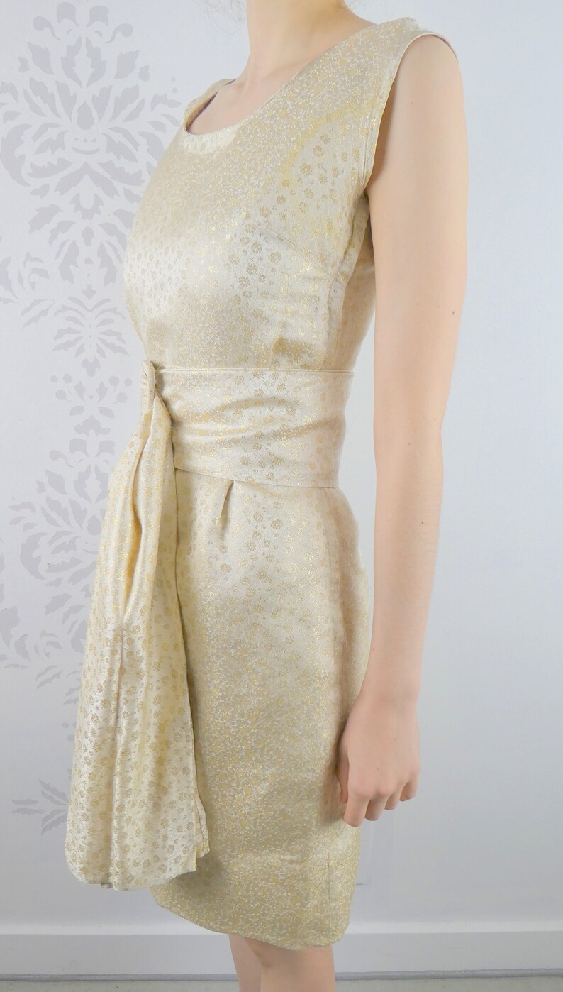 VINTAGE GOLD DRESS 1950s White Floral Brocade Cascading Belt Size Extra Small