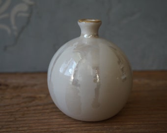 Porcelain vase with Pearl lustre and gold rim