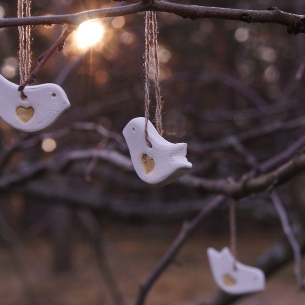 20 Gilded White Ceramic LOVE BIRDS / Wedding FAVORS / Birthday Favors/ Gift Tags / Christmas tree Decors