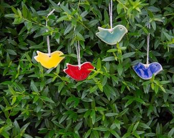 10 Ceramic LOVE BIRDS / Gift tags / Wedding FAVORS / Birthday Favors / Gift Tags / Thank you Gifts / Colorfull birds / Ornaments