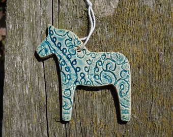 Ornement de cheval Dala / Décor de cheval / CHIME / Ornement de cheval en céramique / Petit cadeau / Pendentif / Mobile