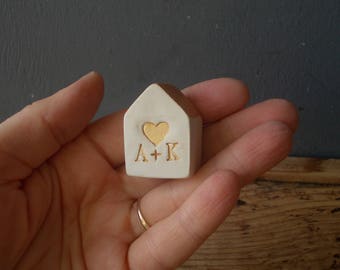 Regalo COPPIA personalizzato con INIZIALI / Casa con cuore / Regalo di San Valentino / Regalo ANNIVERSARIO di famiglia / Regalo di nozze / Regalo nuova casa