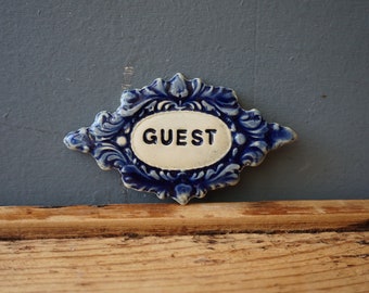 Letrero de cerámica para puerta de INVITADOS: placa de azulejos azules franceses
