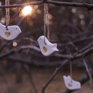 10 UCCELLI D'AMORE in ceramica / Bomboniere / Bomboniere / Etichette regalo dorate / Decorazioni per alberi di Natale